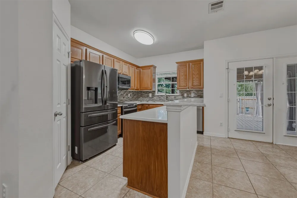 160 Greathouse Village Decatur, TX 76234