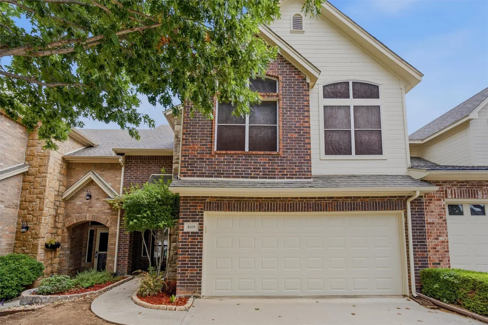 160 Greathouse Village Decatur, TX 76234