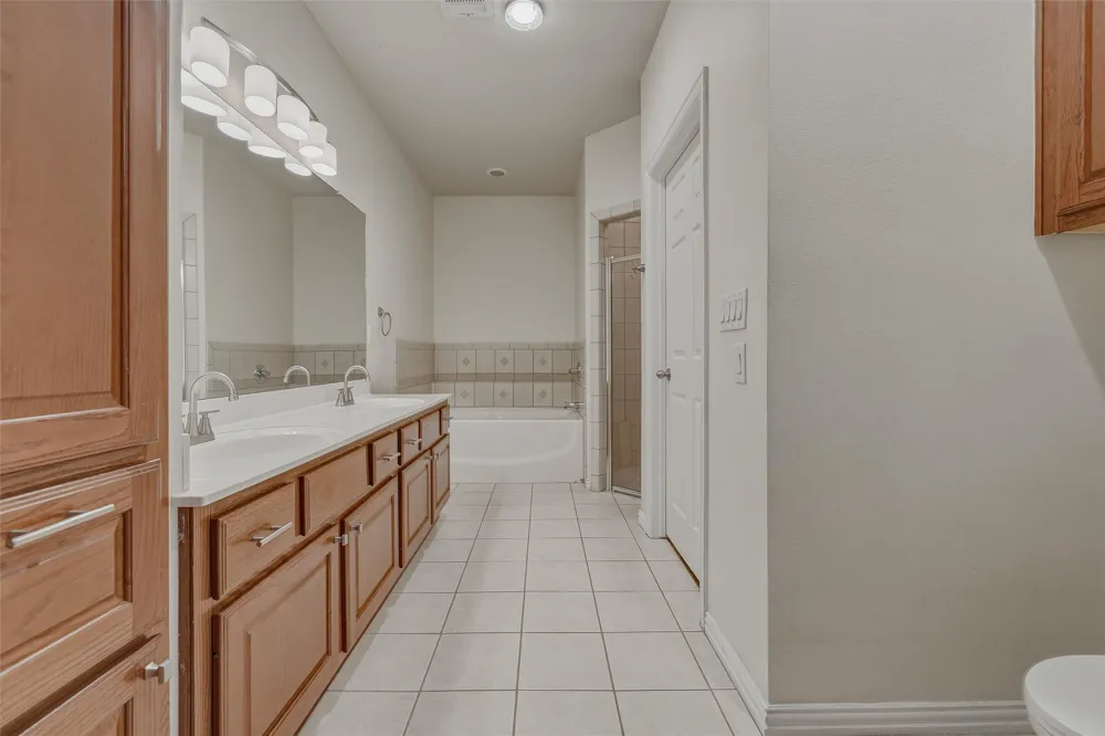 160 Greathouse Village Decatur, TX 76234
