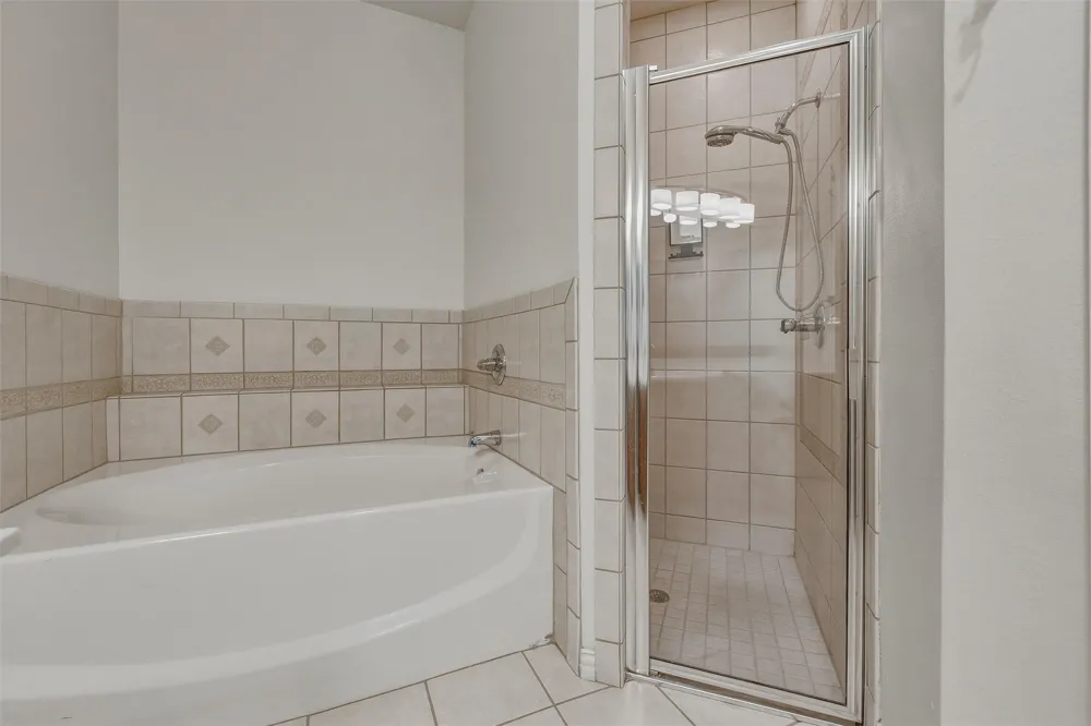 160 Greathouse Village Decatur, TX 76234
