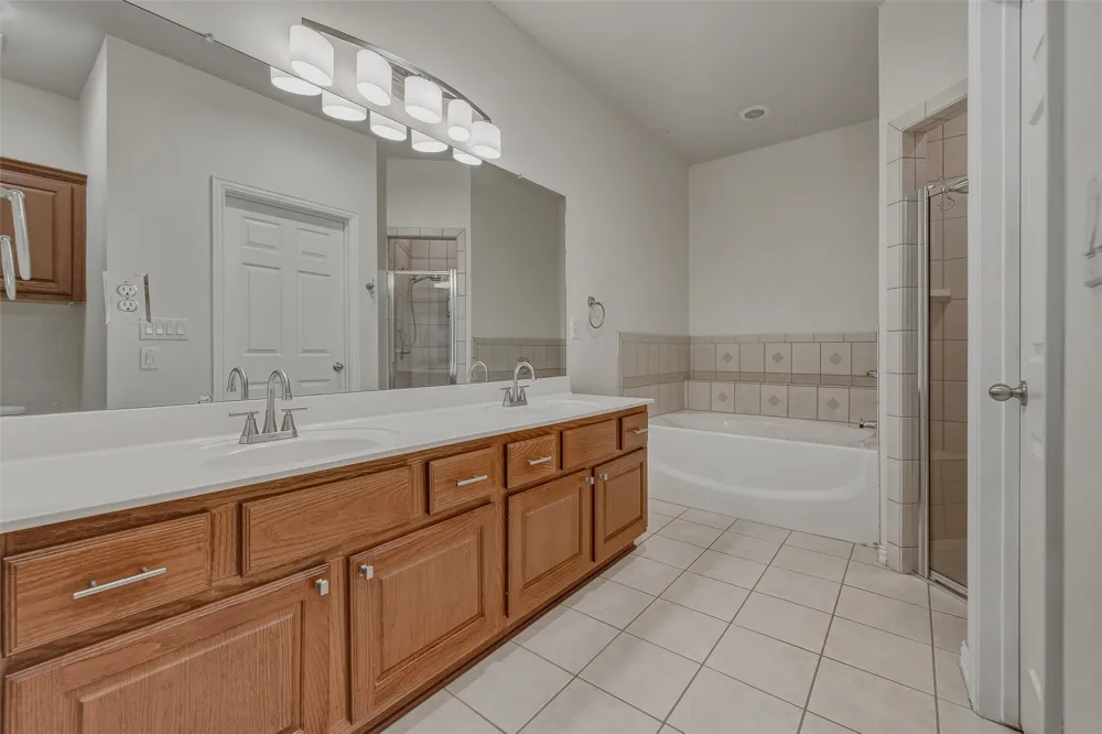 160 Greathouse Village Decatur, TX 76234