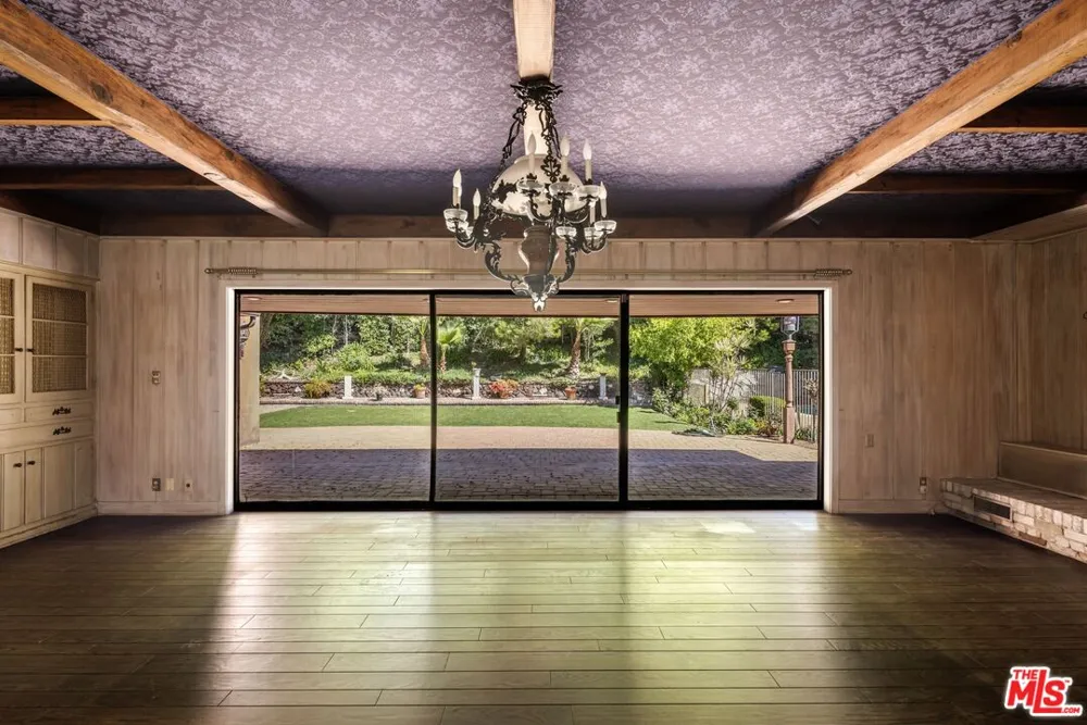 1110 Sutton Way Beverly Hills, CA 90210