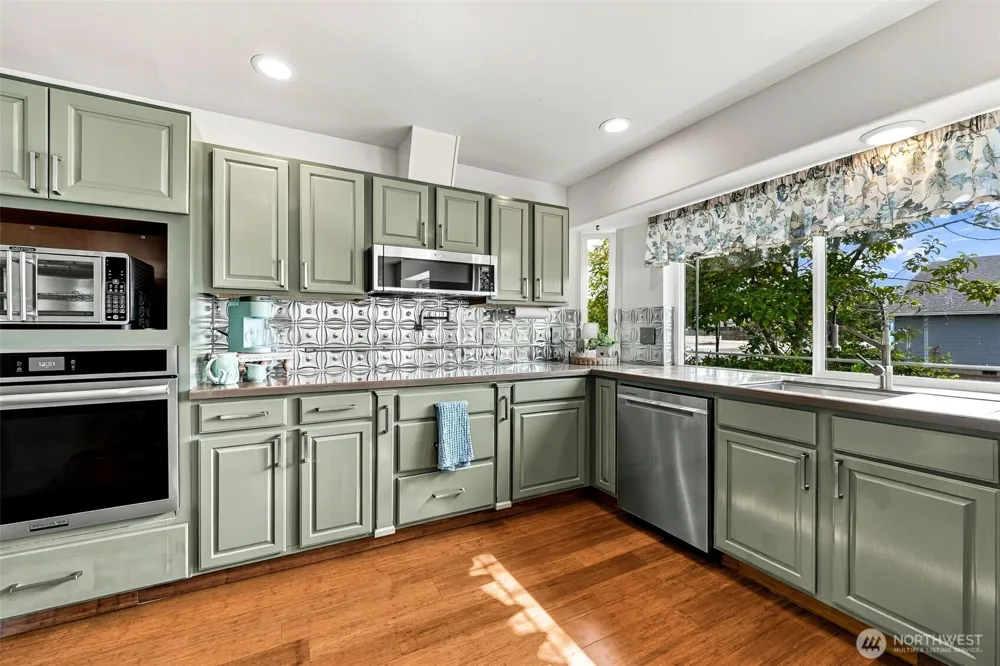 365 Canal Drive NE Ocean Shores, WA 98569