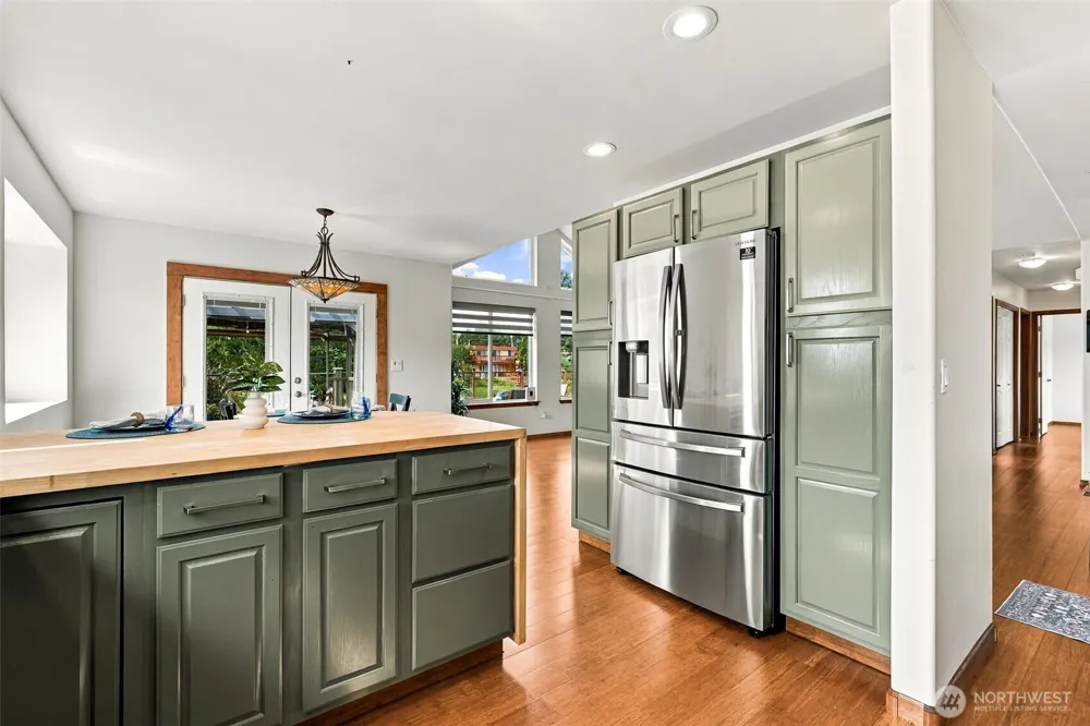 365 Canal Drive NE Ocean Shores, WA 98569