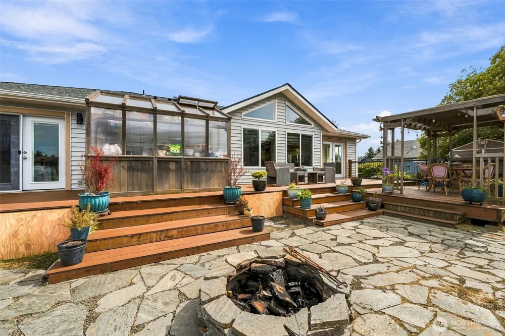 365 Canal Drive NE Ocean Shores, WA 98569