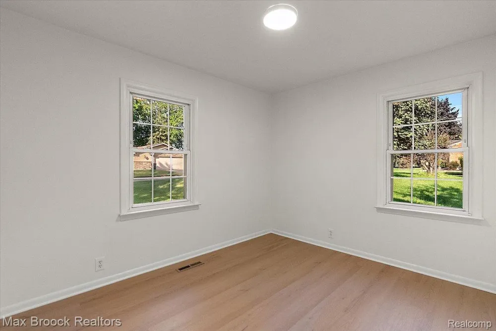 2600 Candlewick Drive Orion Charter Township, MI 48359