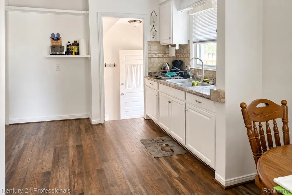 11377 Fenton Redford Charter Township, MI 48239