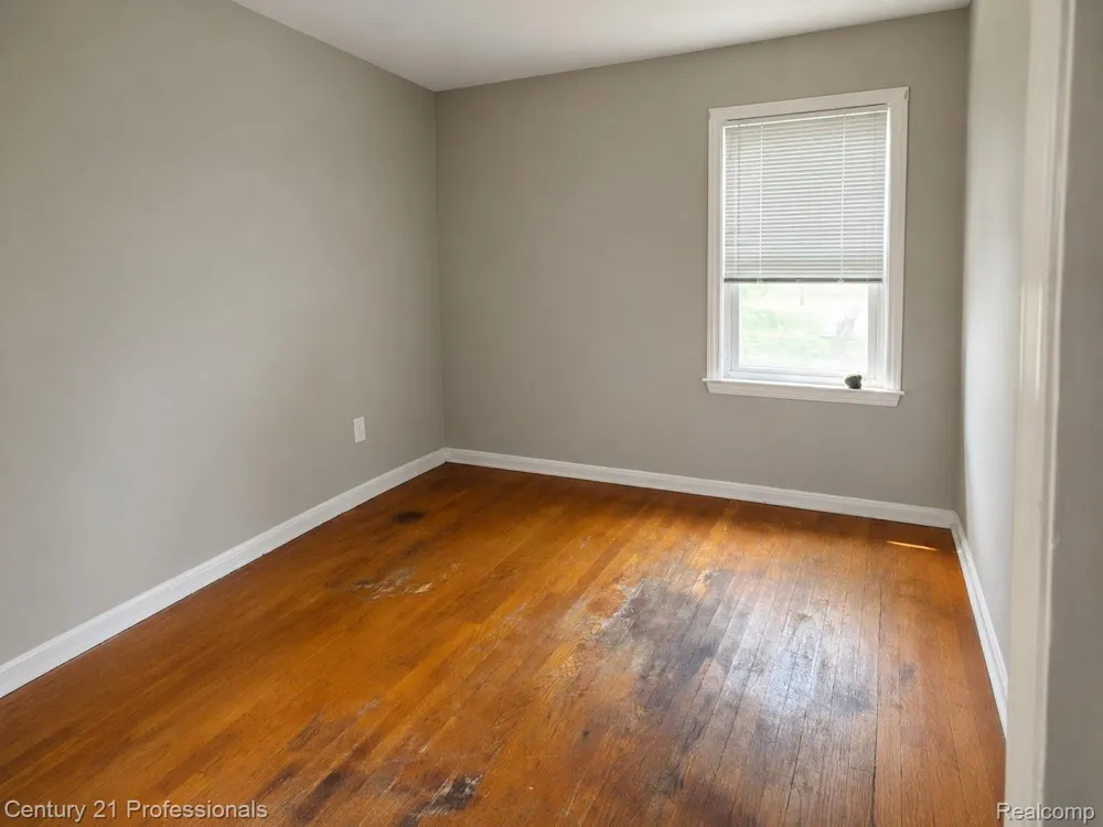 11377 Fenton Redford Charter Township, MI 48239
