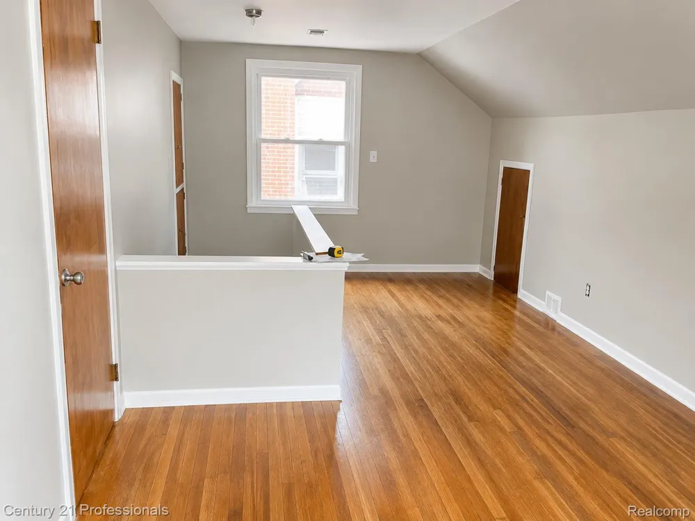 11377 Fenton Redford Charter Township, MI 48239