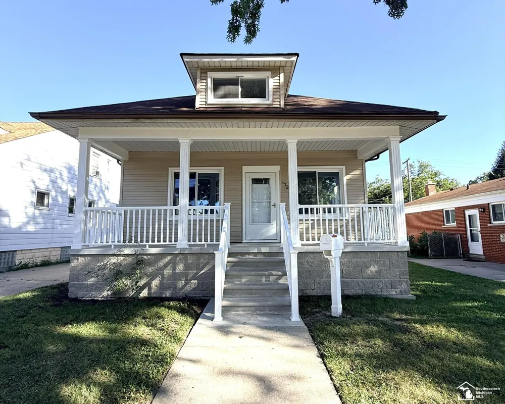 172 RIVERBANK STREET Wyandotte City, MI 48192