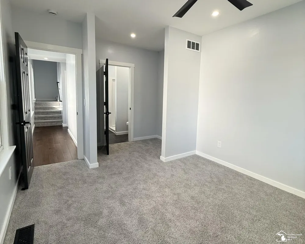 172 RIVERBANK STREET Wyandotte City, MI 48192