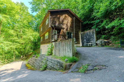 933 Ski Mountain Road
