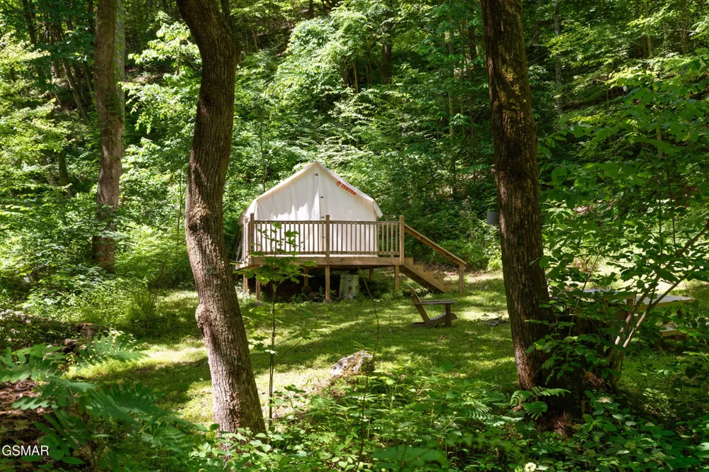 2792 Happy Hollow Road Sevierville, TN 37862