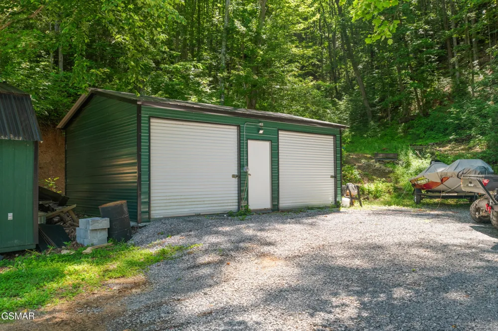 2792 Happy Hollow Road Sevierville, TN 37862