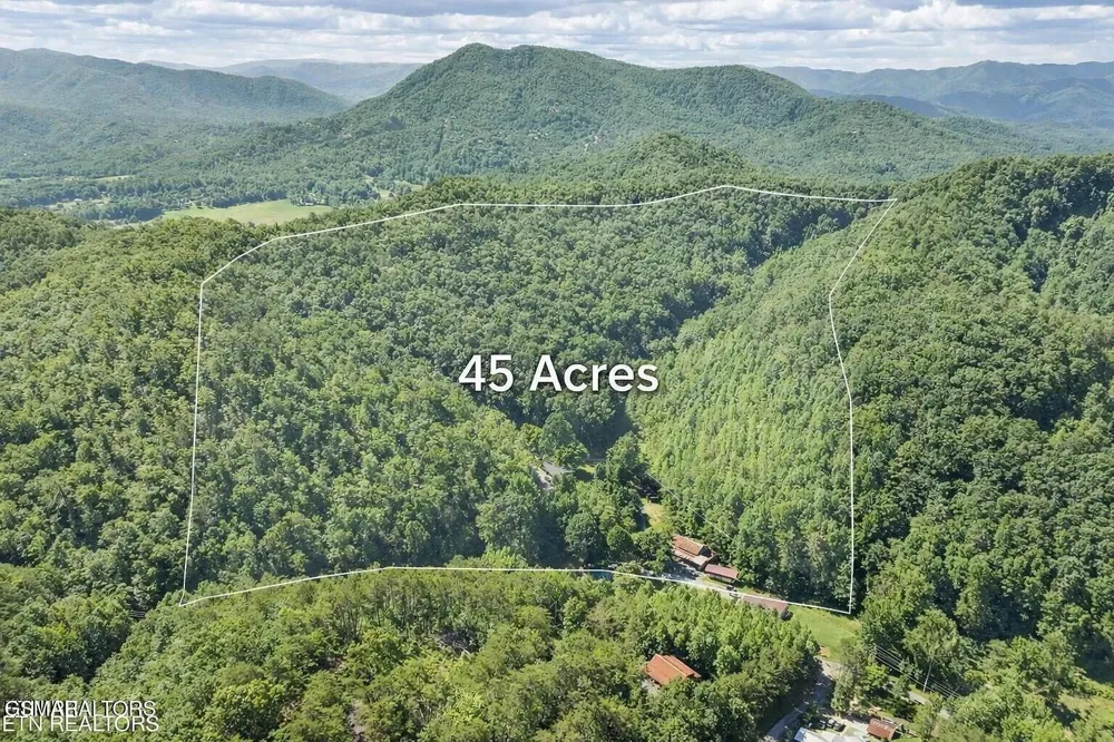 2792 Happy Hollow Road Sevierville, TN 37862