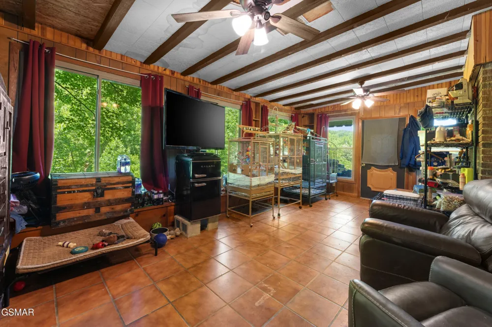 2792 Happy Hollow Road Sevierville, TN 37862