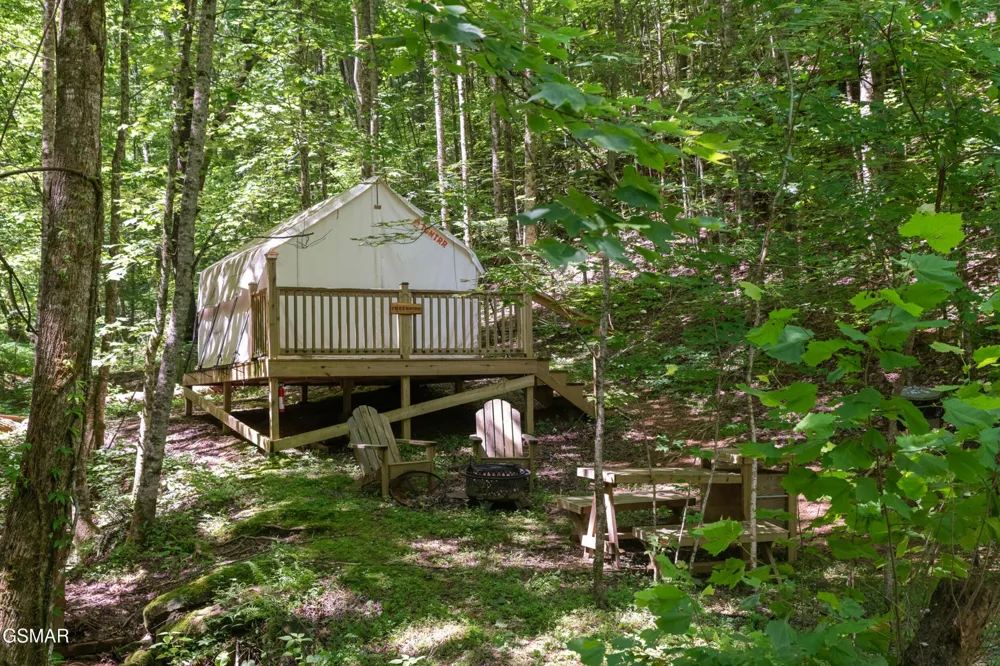 2792 Happy Hollow Road Sevierville, TN 37862