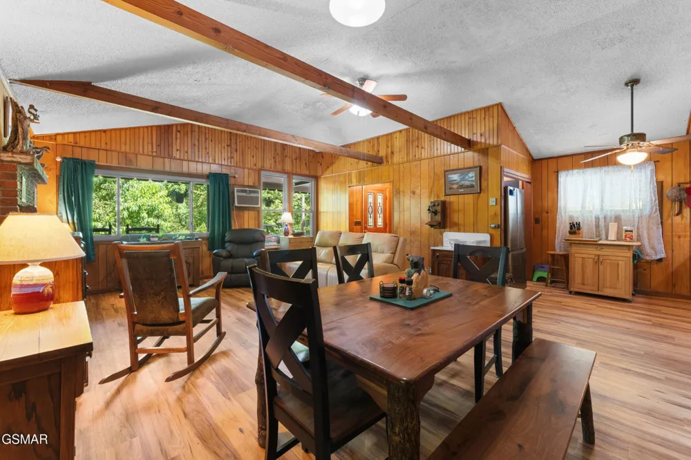 2792 Happy Hollow Road Sevierville, TN 37862