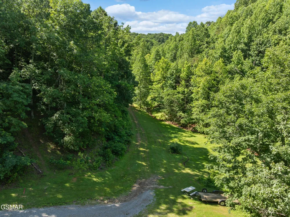 2792 Happy Hollow Road Sevierville, TN 37862