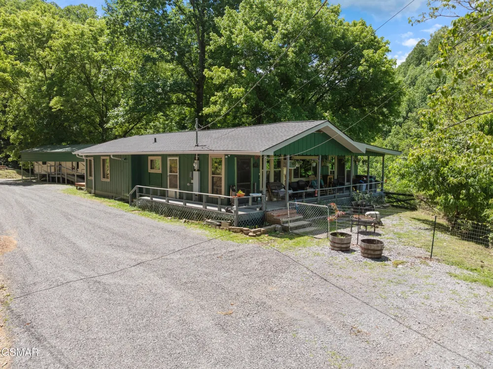 2792 Happy Hollow Road Sevierville, TN 37862