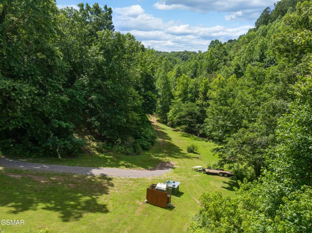 2792 Happy Hollow Road Sevierville, TN 37862