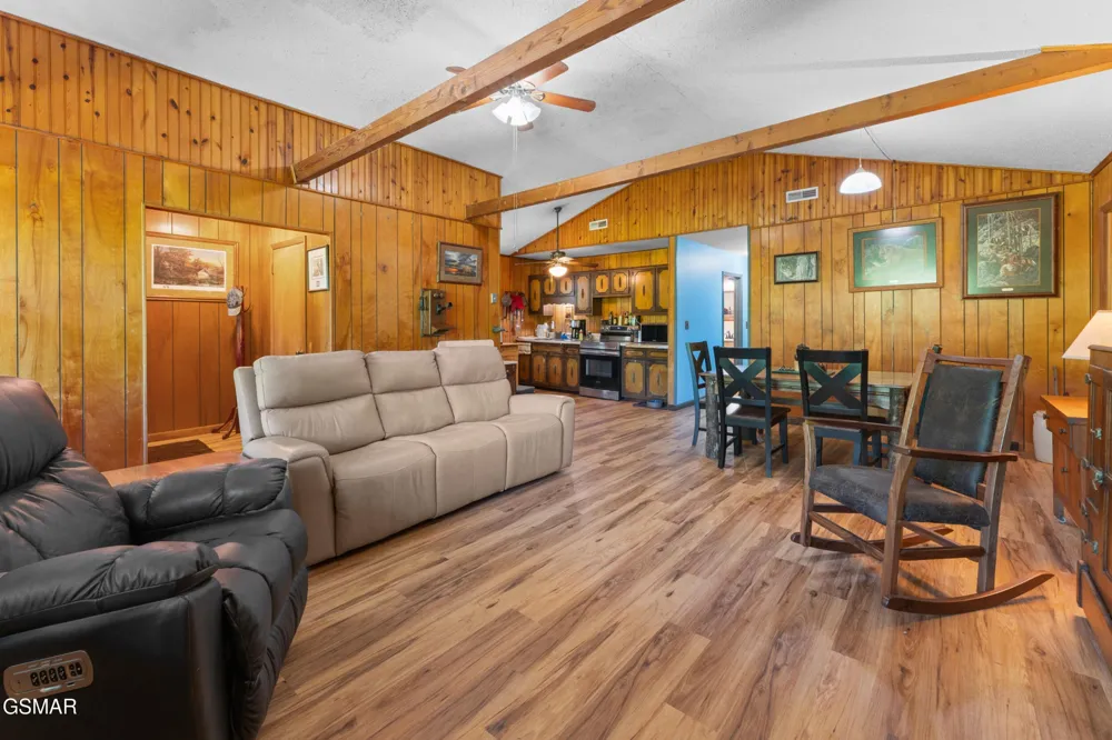 2792 Happy Hollow Road Sevierville, TN 37862