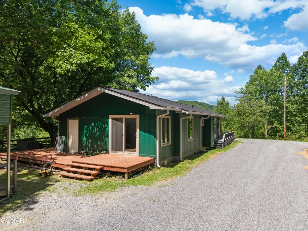 2792 Happy Hollow Road Sevierville, TN 37862
