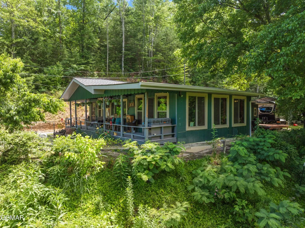 2792 Happy Hollow Road Sevierville, TN 37862