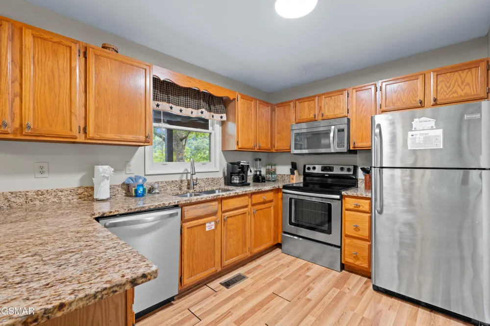 2050 Abbey Lane Way Sevierville, TN 37862