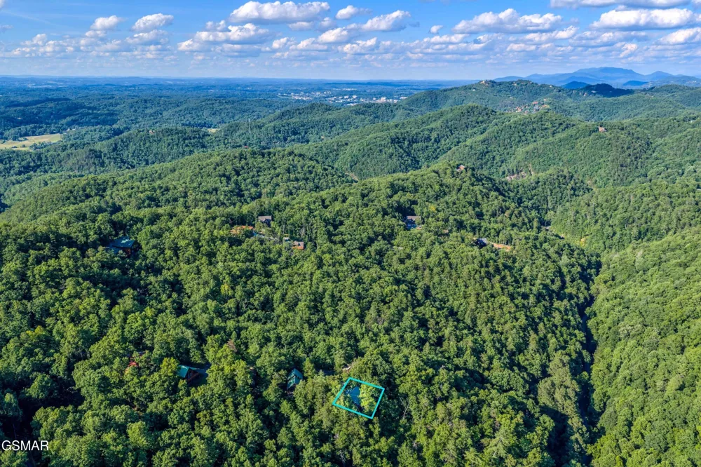 2050 Abbey Lane Way Sevierville, TN 37862