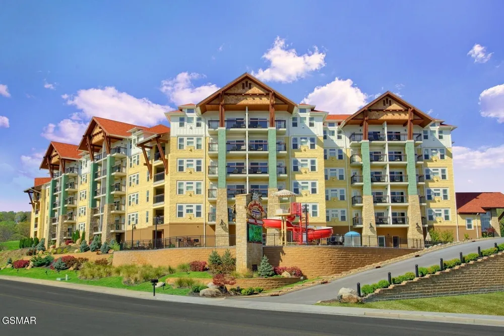3415 Teaster Lane #401 Pigeon Forge, TN 37863
