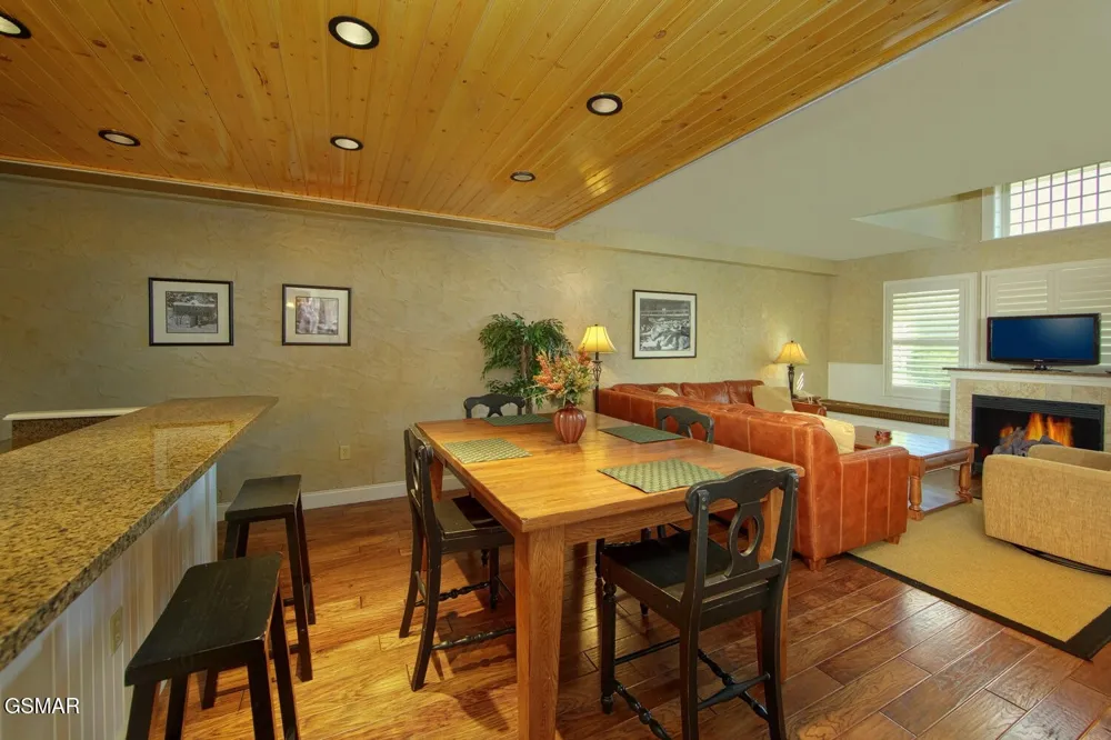 3415 Teaster Lane #401 Pigeon Forge, TN 37863