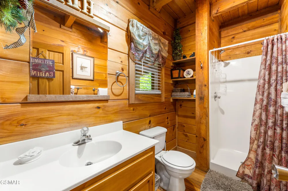 1823 Laurel Valley Way Sevierville, TN 37862