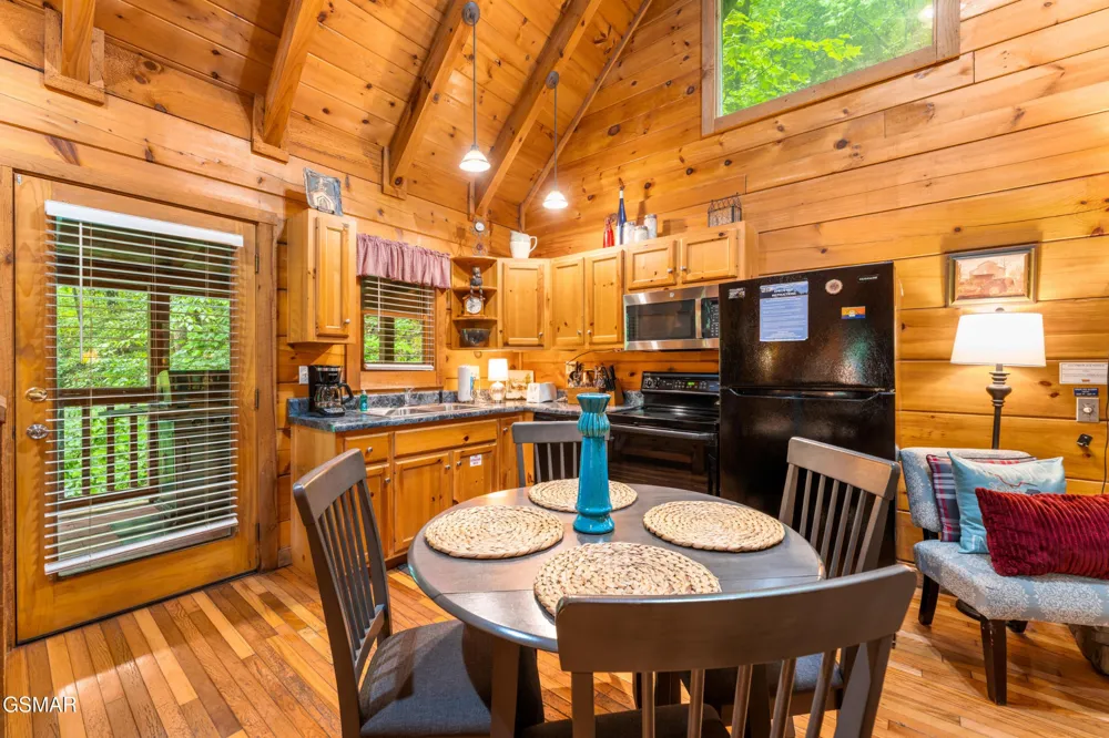 1823 Laurel Valley Way Sevierville, TN 37862