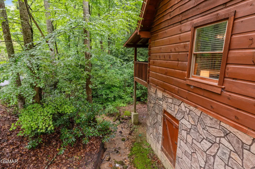 1823 Laurel Valley Way Sevierville, TN 37862