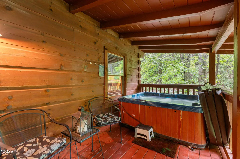1823 Laurel Valley Way Sevierville, TN 37862