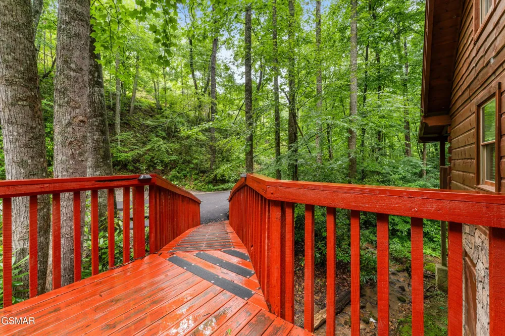 1823 Laurel Valley Way Sevierville, TN 37862