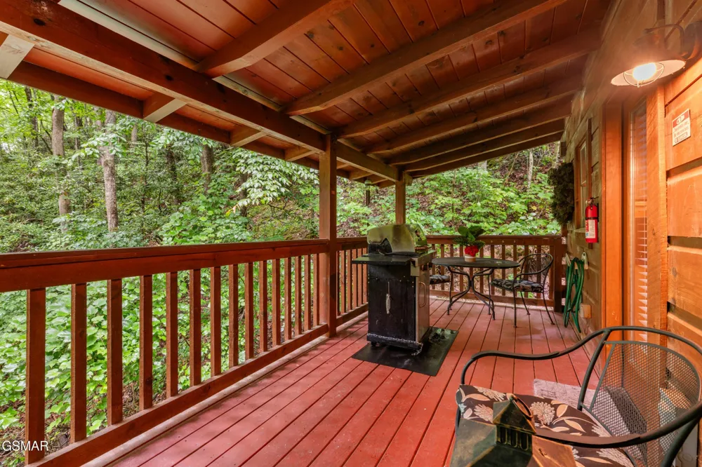 1823 Laurel Valley Way Sevierville, TN 37862