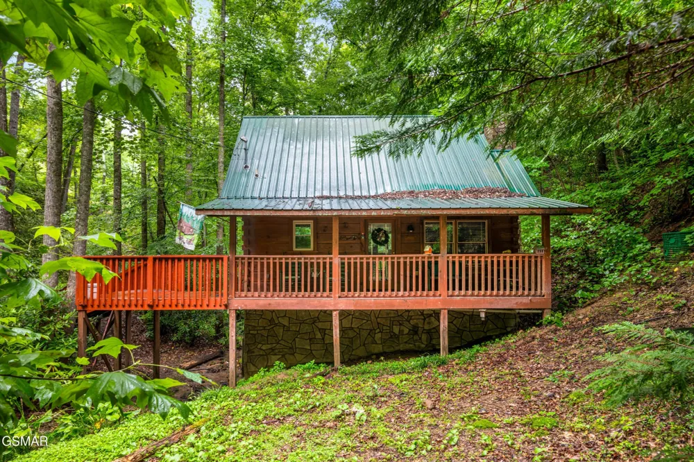 1823 Laurel Valley Way Sevierville, TN 37862