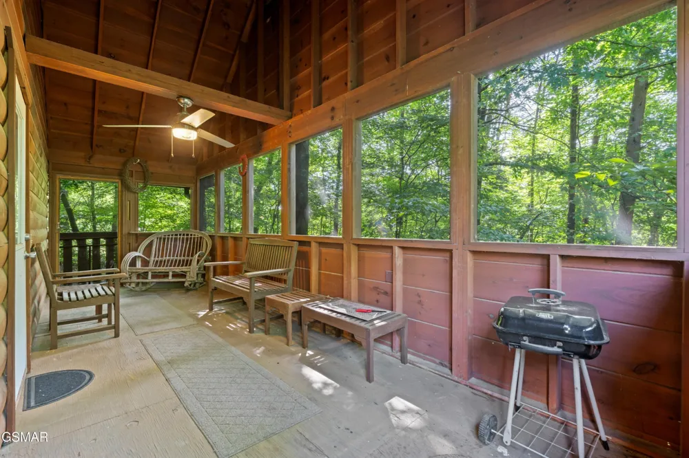 612 Magic Kingdom Lane Sevierville, TN 37862
