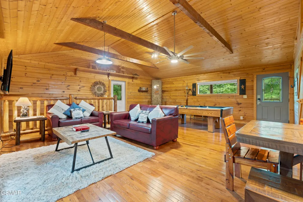 612 Magic Kingdom Lane Sevierville, TN 37862