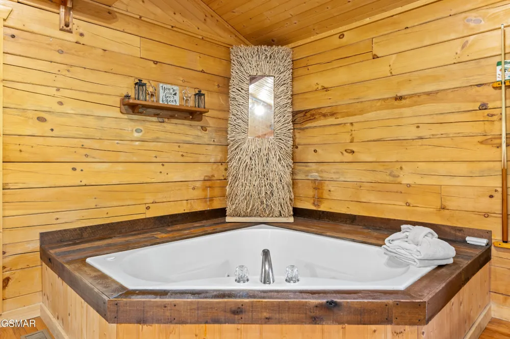 612 Magic Kingdom Lane Sevierville, TN 37862