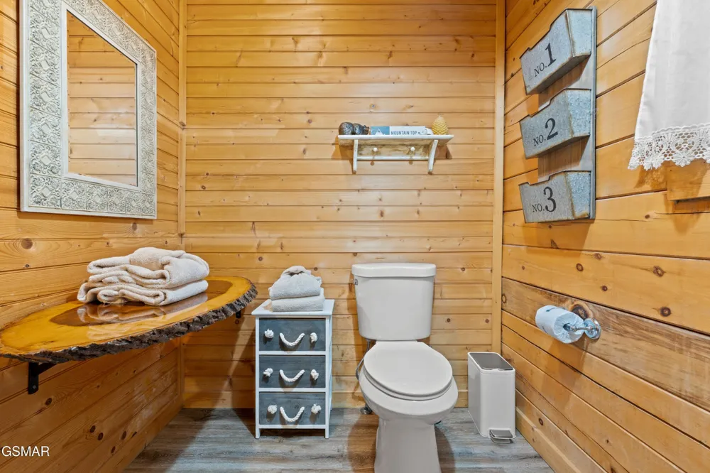 612 Magic Kingdom Lane Sevierville, TN 37862