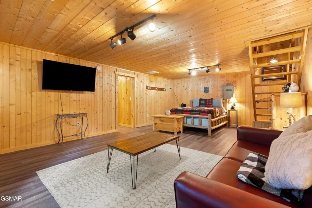 612 Magic Kingdom Lane Sevierville, TN 37862