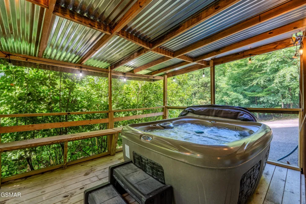 612 Magic Kingdom Lane Sevierville, TN 37862