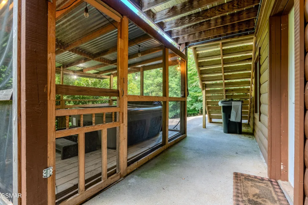 612 Magic Kingdom Lane Sevierville, TN 37862
