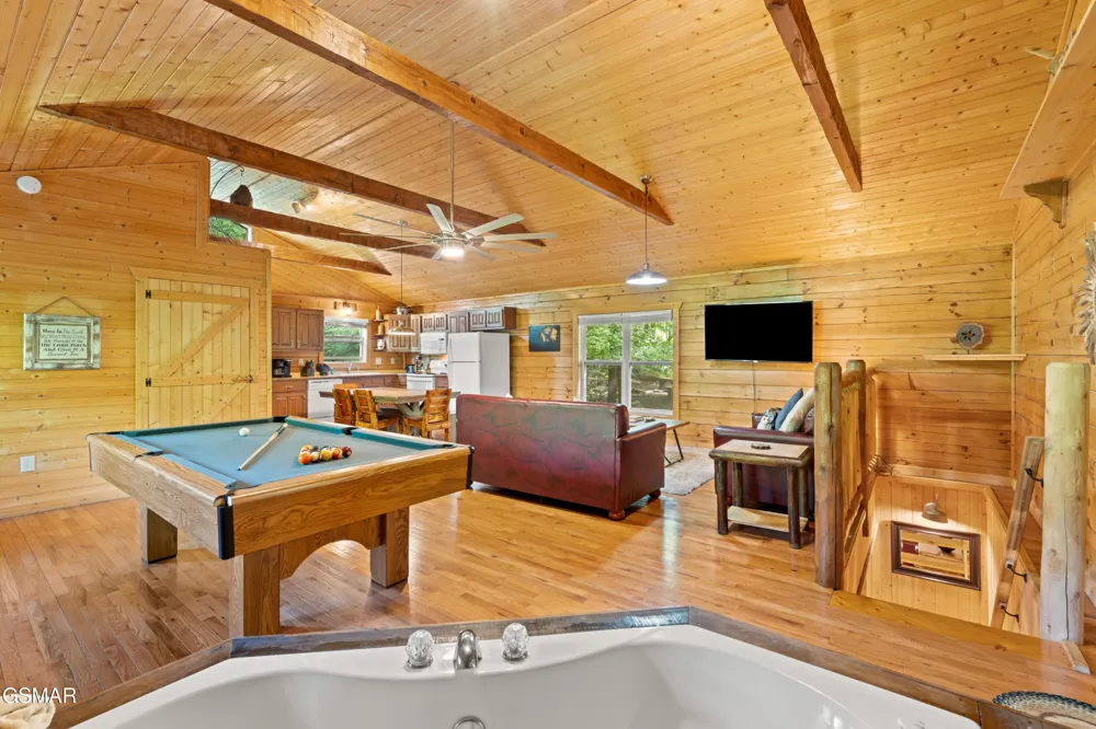 612 Magic Kingdom Lane Sevierville, TN 37862