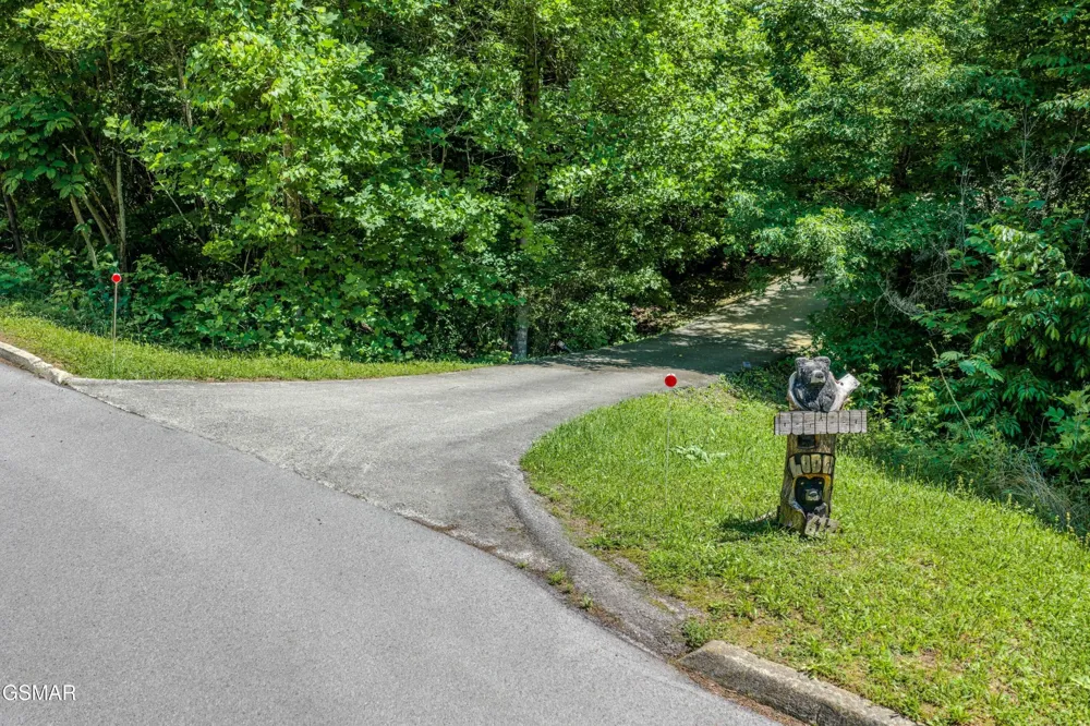 612 Magic Kingdom Lane Sevierville, TN 37862