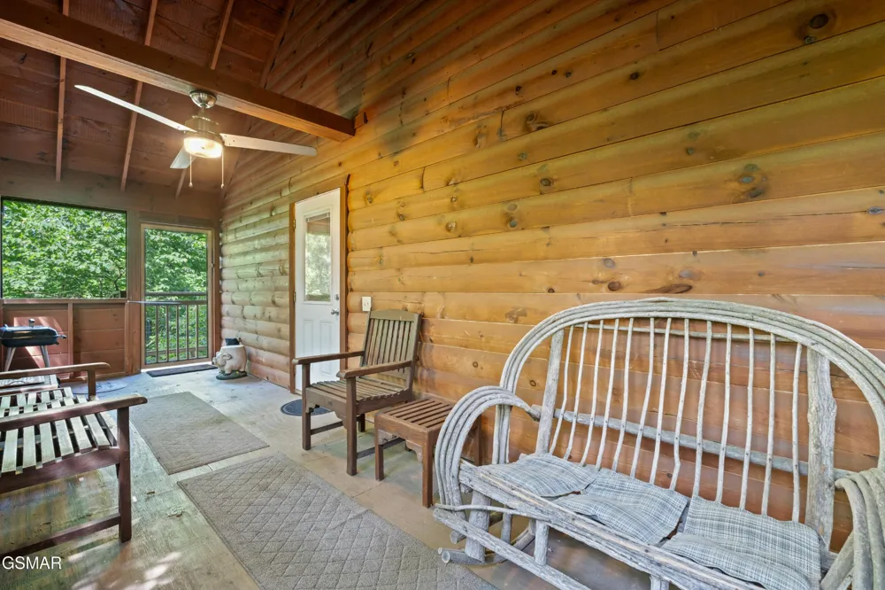 612 Magic Kingdom Lane Sevierville, TN 37862