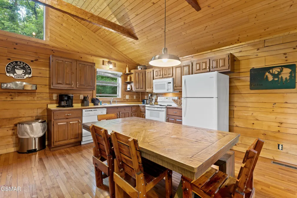612 Magic Kingdom Lane Sevierville, TN 37862